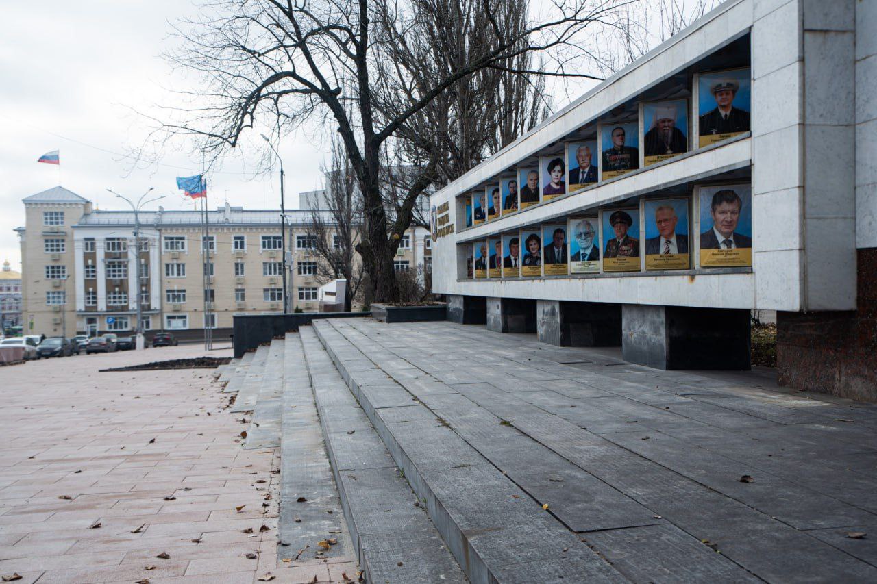 Благоустройство сквера у Главпочтамта на Красной площади Курска находится на финальной стадии Благоустройство сквера у Главпочтамта на Красной площади Курска находится на финальной стадии