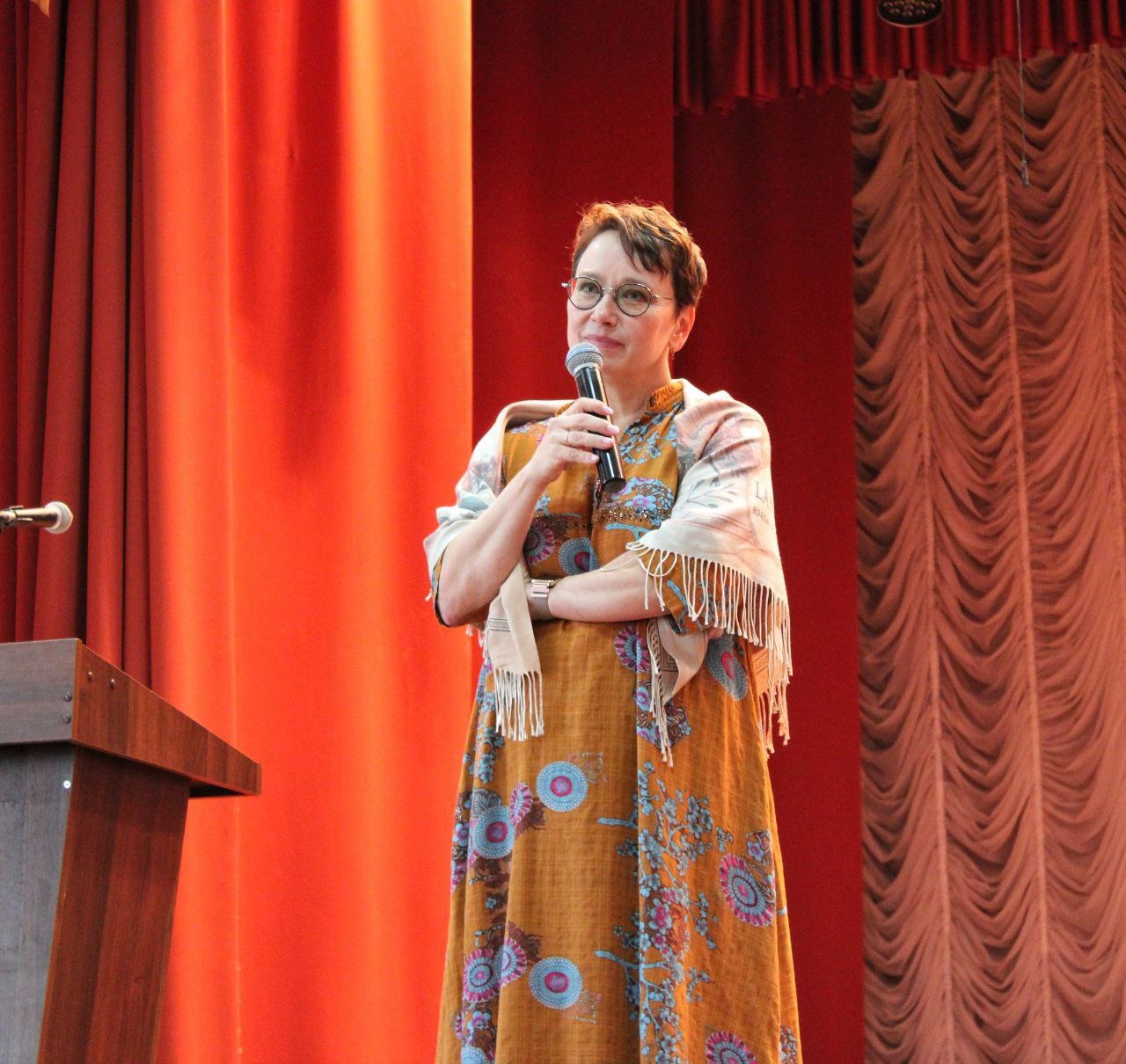 Врио министра здравоохранения Курской области провела встречу с жителями Солнцевского и Мантуровского районов