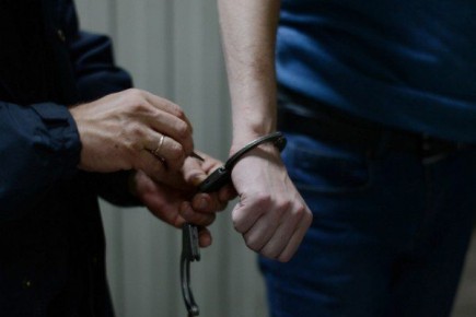 В Курске арестован мужчина, угрожавший соседям ножом из-за парковки