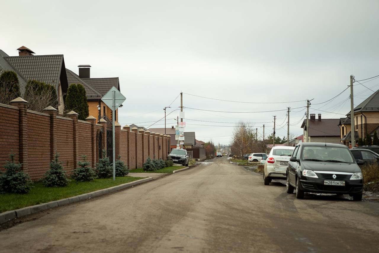 Евгений Маслов: Сегодня во время объезда вместе с губернатором Александром Хинштейном посмотрели несколько адресов, где у жителей возникали нарекания на качество ремонта дорог Евгений Маслов: Сегодня во время объезда вместе с губернатором Александром Хинштейном посмотрели несколько адресов, где у жителей возникали нарекания на качество ремонта дорог
