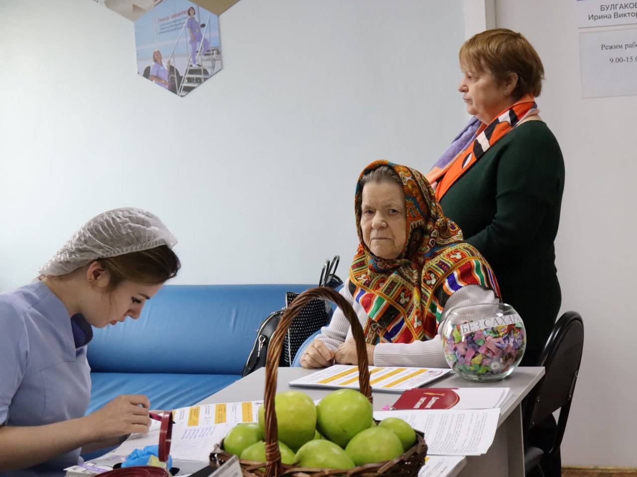 В Курской областной больнице прошла акция, посвященная Всемирному дню борьбы с диабетом В Курской областной больнице прошла акция, посвященная Всемирному дню борьбы с диабетом