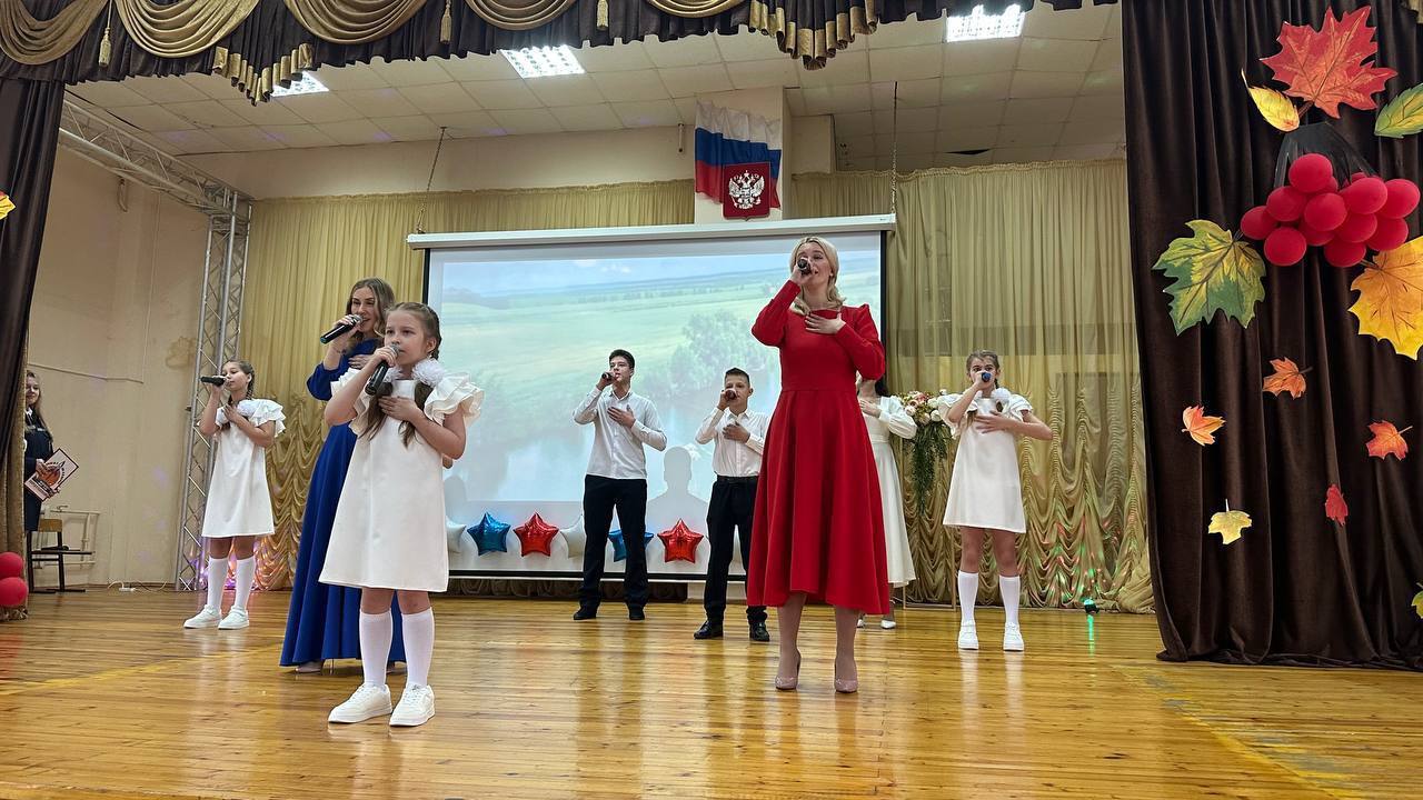 В школе №5 Курска состоялся концерт, посвящённый празднованию Дня военного пенсионера В школе №5 Курска состоялся концерт, посвящённый празднованию Дня военного пенсионера