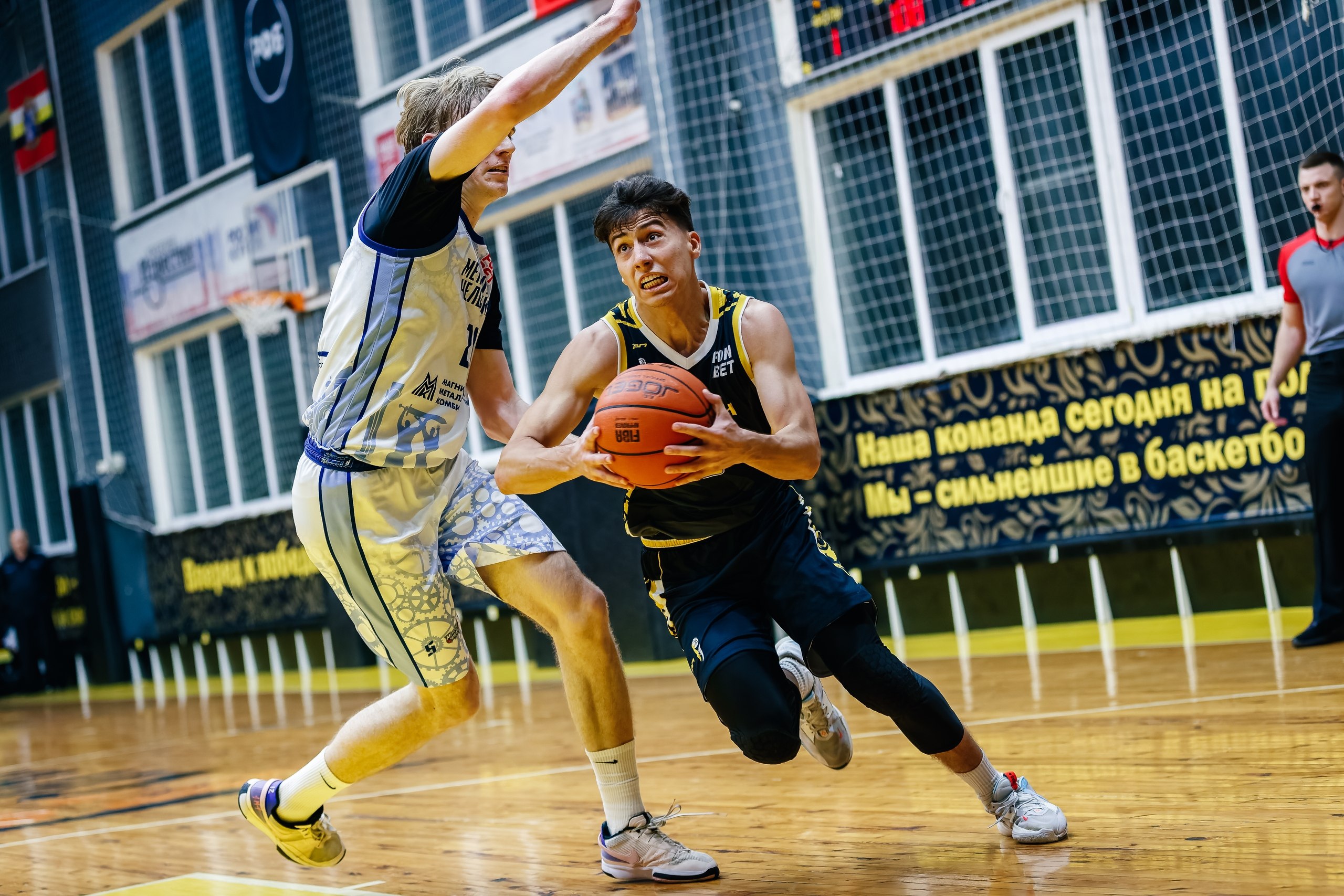 "РУСИЧИ" ДОМА!. Курский мужской баскетбольный клуб "Русичи" провел первые домашние игры в родном городе после годичного перерыва "РУСИЧИ" ДОМА!. Курский мужской баскетбольный клуб "Русичи" провел первые домашние игры в родном городе после годичного перерыва