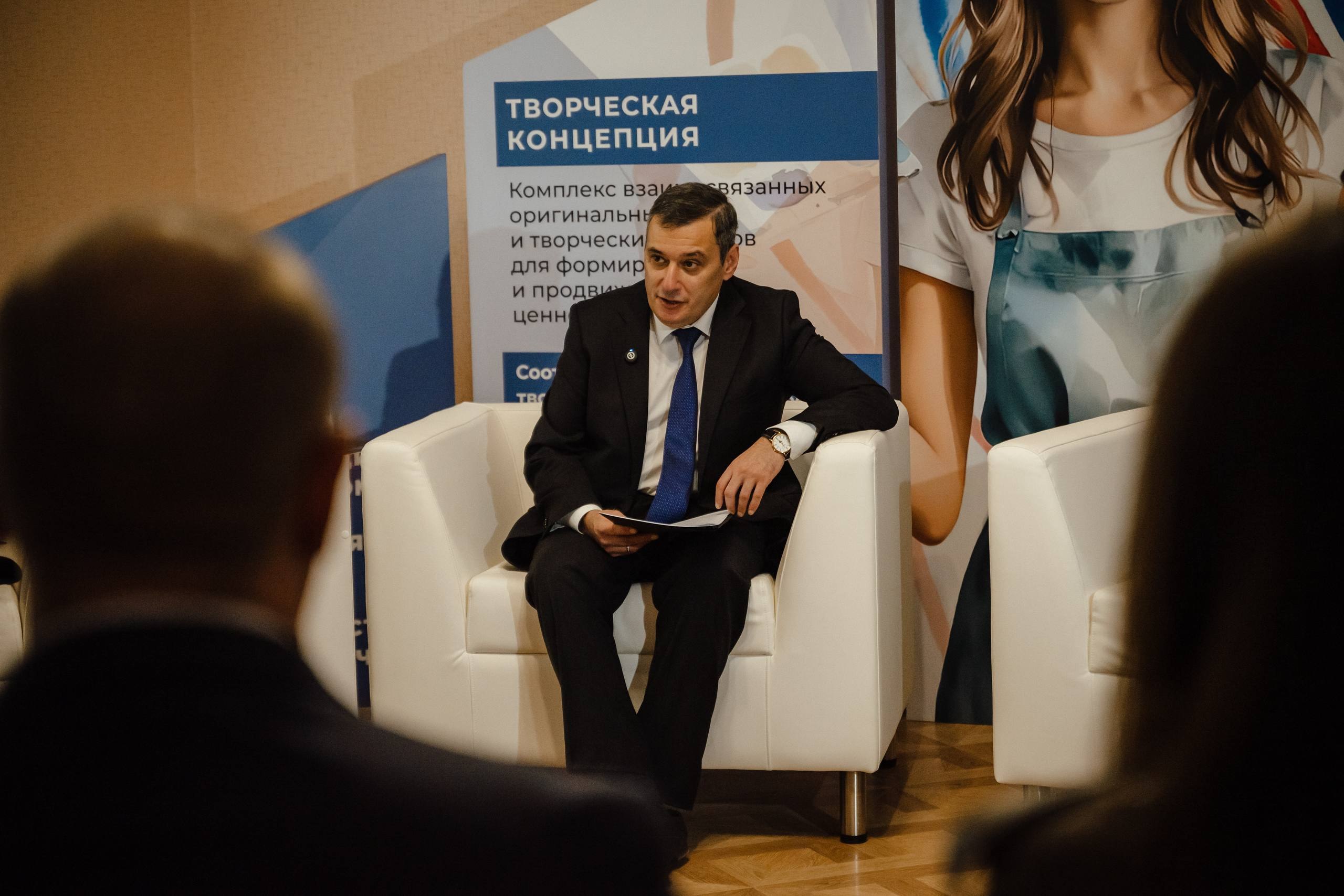 В Курске на базе концертного зала «Свиридовский» открыли проектный офис Президентского фонда культурных инициатив (ПФКИ), который стал 31-м по счету в стране В Курске на базе концертного зала «Свиридовский» открыли проектный офис Президентского фонда культурных инициатив (ПФКИ), который стал 31-м по счету в стране