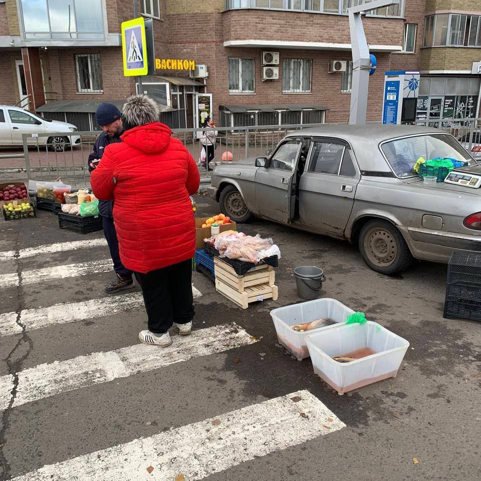 В выходные дни сотрудники комитета предпринимательства, потребительского рынка и развития общественных пространств администрации города Курска провели рейды по пресечению несанкционированной торговли на территории города В выходные дни сотрудники комитета предпринимательства, потребительского рынка и развития общественных пространств администрации города Курска провели рейды по пресечению несанкционированной торговли на территории города
