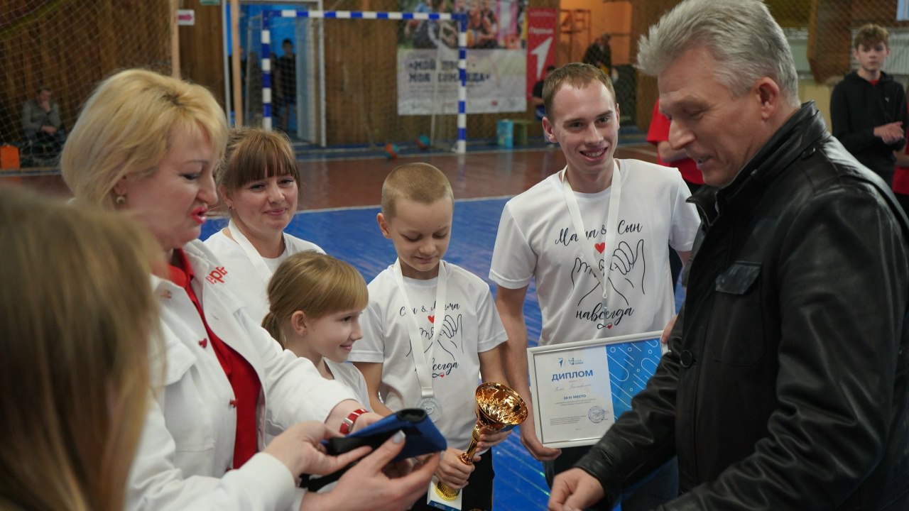 «Мама, папа, братик, я — Мы спортивная семья...» «Мама, папа, братик, я — Мы спортивная семья...»