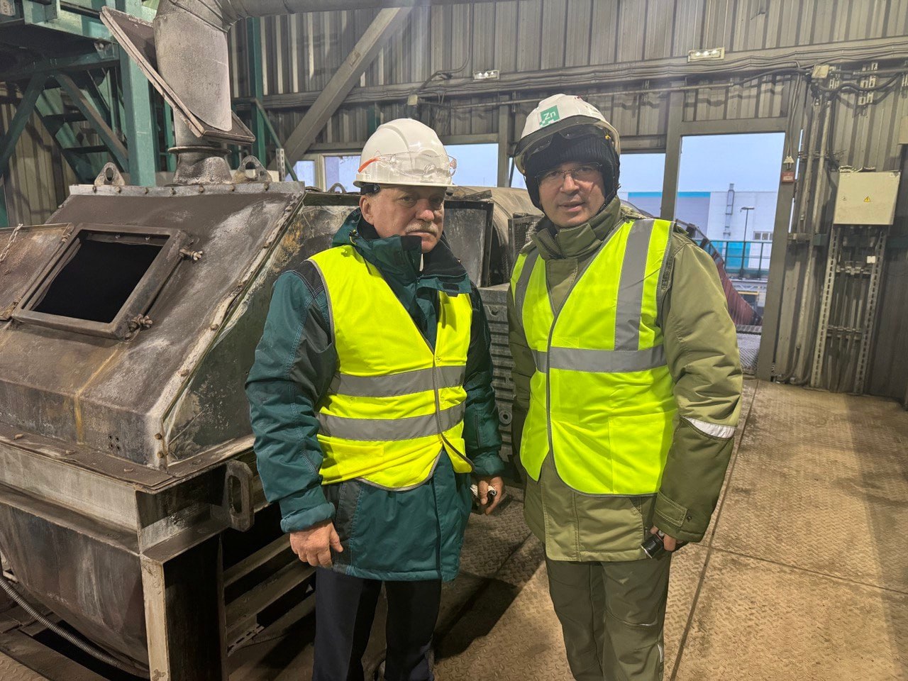 Под Железногорском 16 ноября загорелся завод «Цинкум» Под Железногорском 16 ноября загорелся завод «Цинкум»