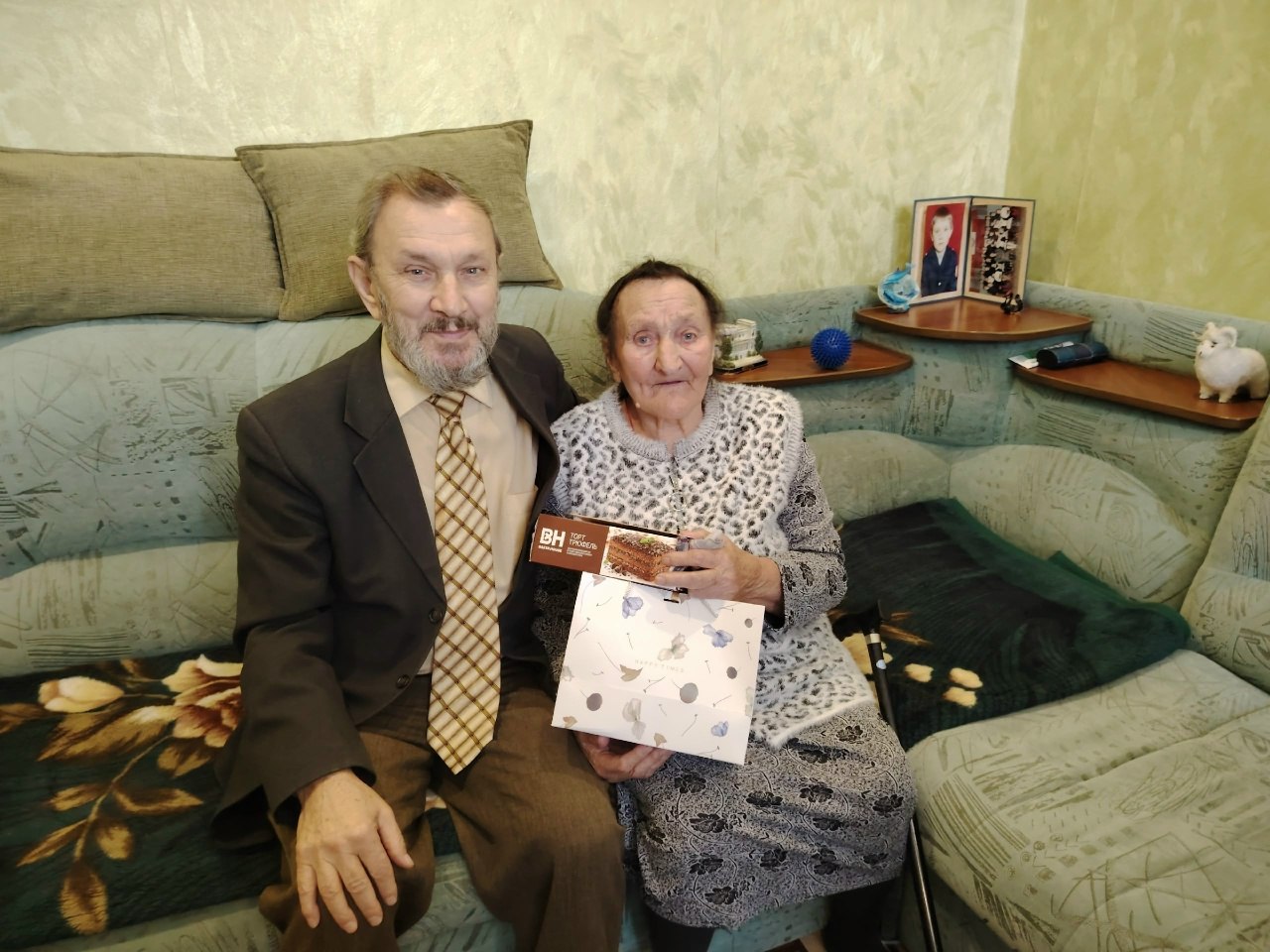 90-летний юбилей отметила Зинаида Ивановна Волкова - многодетная мама, ветеран труда, счастливая бабушка и прабабушка 90-летний юбилей отметила Зинаида Ивановна Волкова - многодетная мама, ветеран труда, счастливая бабушка и прабабушка