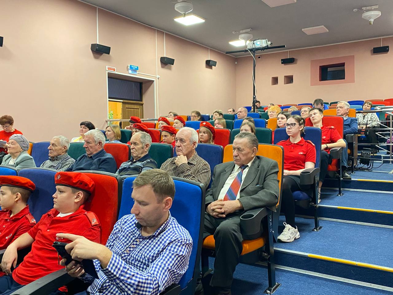 "Молодая Гвардия Единой России" отмечает 20-летний юбилей! "Молодая Гвардия Единой России" отмечает 20-летний юбилей!