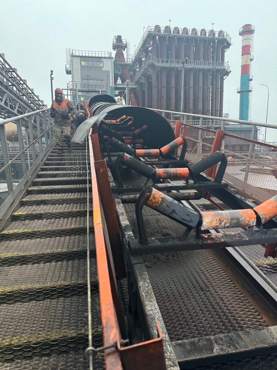 Под Железногорском 16 ноября загорелся завод «Цинкум» Под Железногорском 16 ноября загорелся завод «Цинкум»