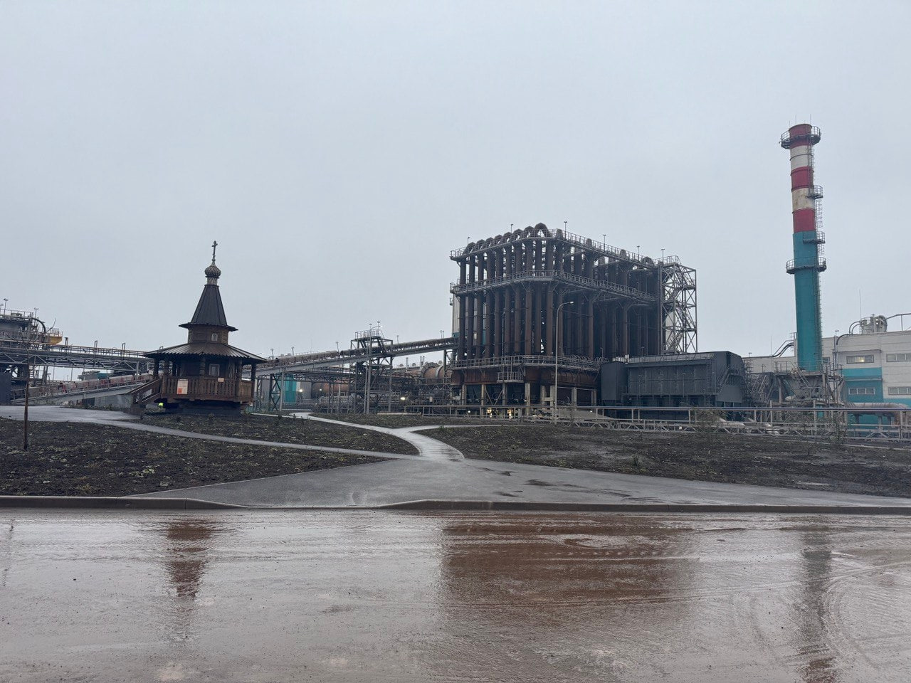 Под Железногорском 16 ноября загорелся завод «Цинкум»