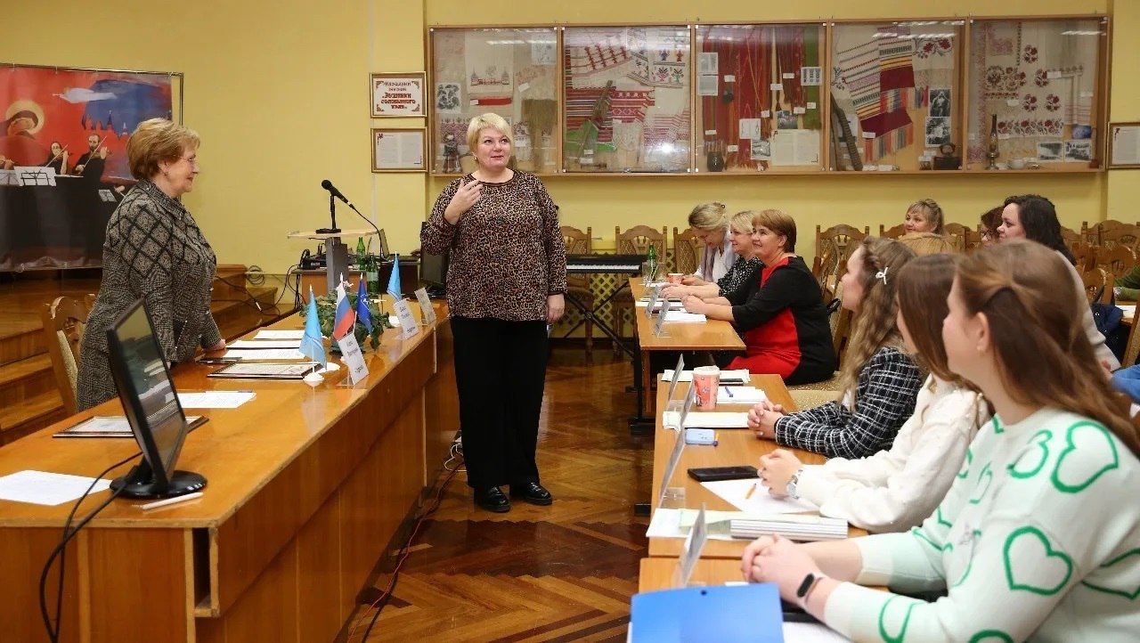 На базе Курского института менеджмента, экономики и бизнеса состоялся форум «Поддержка молодых, многодетных семей и семей участников СВО» На базе Курского института менеджмента, экономики и бизнеса состоялся форум «Поддержка молодых, многодетных семей и семей участников СВО»