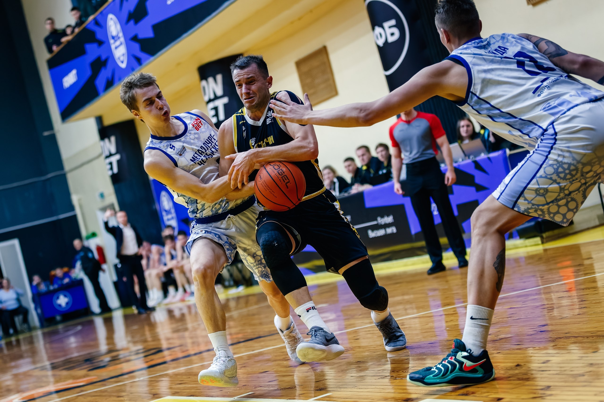 «Русичи» одержали две домашние победы после возвращения в Курск «Русичи» одержали две домашние победы после возвращения в Курск