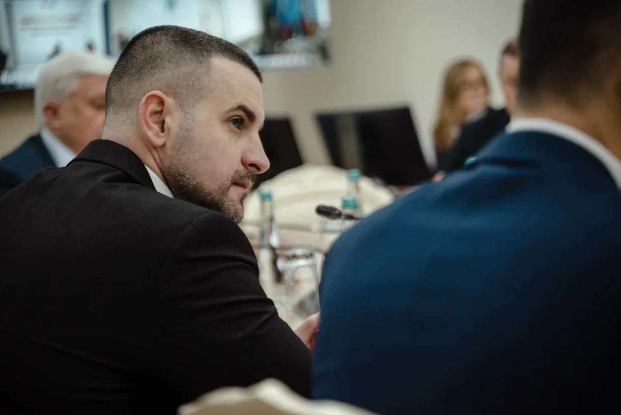 Сегодня состоялось заседание Правительства Курской области под руководством губернатора Курской области Александра Евсеевича Хинштейна Сегодня состоялось заседание Правительства Курской области под руководством губернатора Курской области Александра Евсеевича Хинштейна