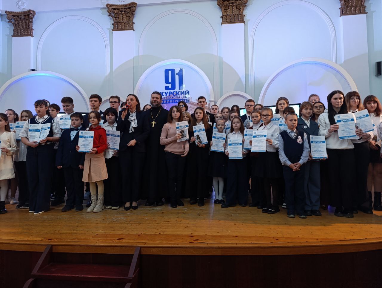 Виктор Кожухов: С огромной радостью сообщаю, что ученики МБОУ "Свободинская средняя школа" успешно представили наш район на открытом региональном конкурсе творческих работ "Духовное наследие России: от прошлого к будущему"!... Виктор Кожухов: С огромной радостью сообщаю, что ученики МБОУ "Свободинская средняя школа" успешно представили наш район на открытом региональном конкурсе творческих работ "Духовное наследие России: от прошлого к будущему"!...