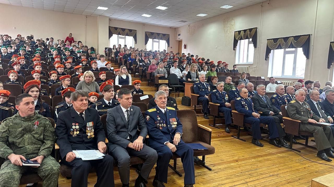 В школе №5 Курска состоялся концерт, посвящённый празднованию Дня военного пенсионера В школе №5 Курска состоялся концерт, посвящённый празднованию Дня военного пенсионера