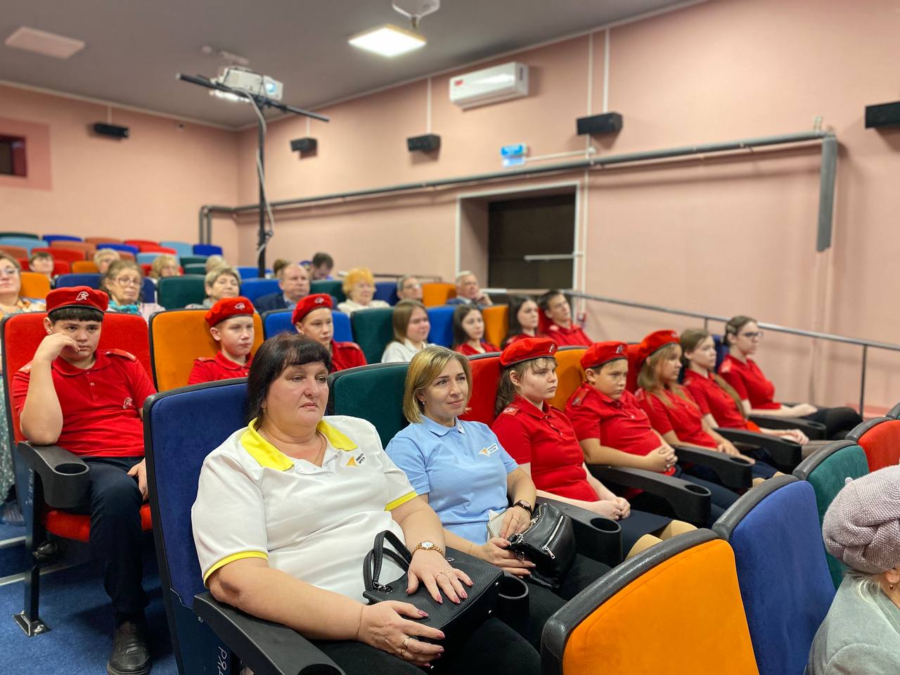 "Молодая Гвардия Единой России" отмечает 20-летний юбилей! "Молодая Гвардия Единой России" отмечает 20-летний юбилей!