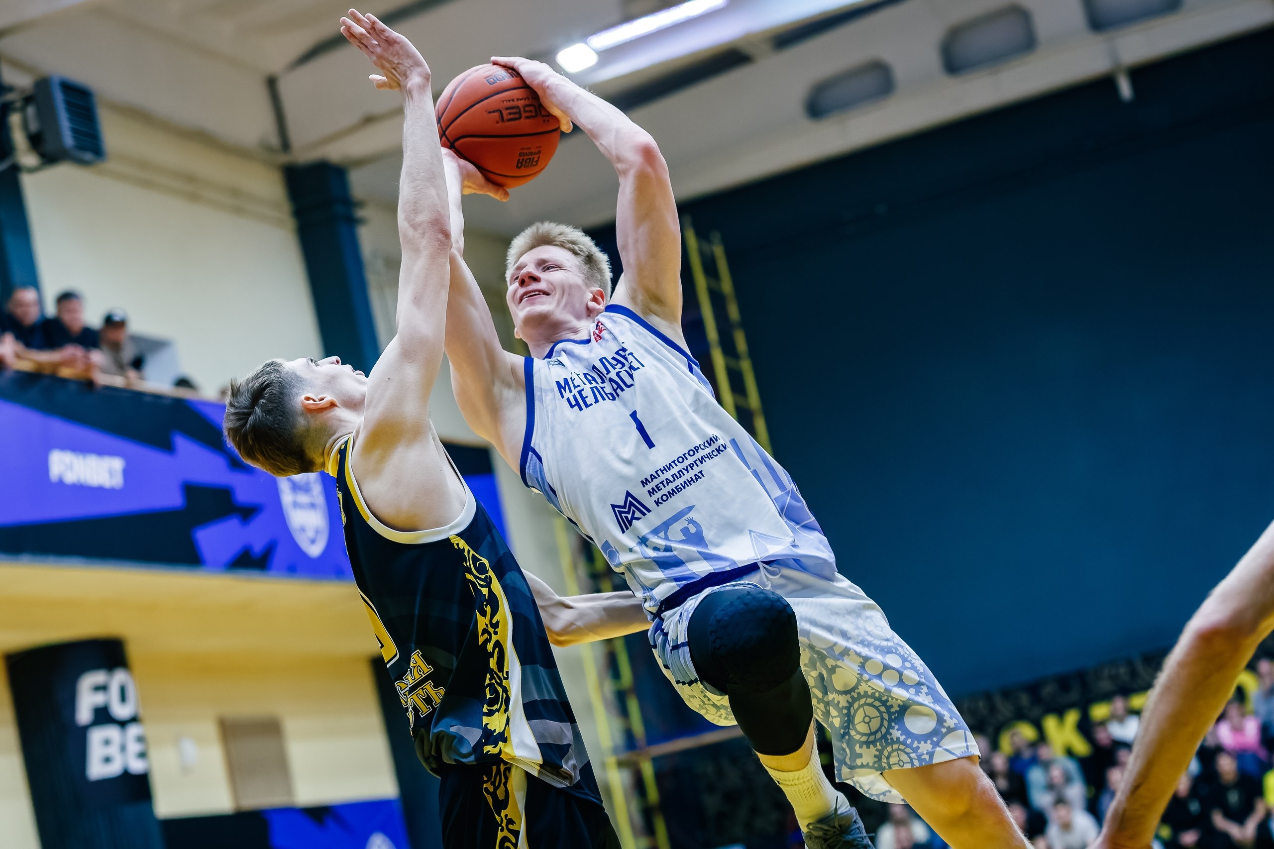 "РУСИЧИ" ДОМА!. Курский мужской баскетбольный клуб "Русичи" провел первые домашние игры в родном городе после годичного перерыва "РУСИЧИ" ДОМА!. Курский мужской баскетбольный клуб "Русичи" провел первые домашние игры в родном городе после годичного перерыва