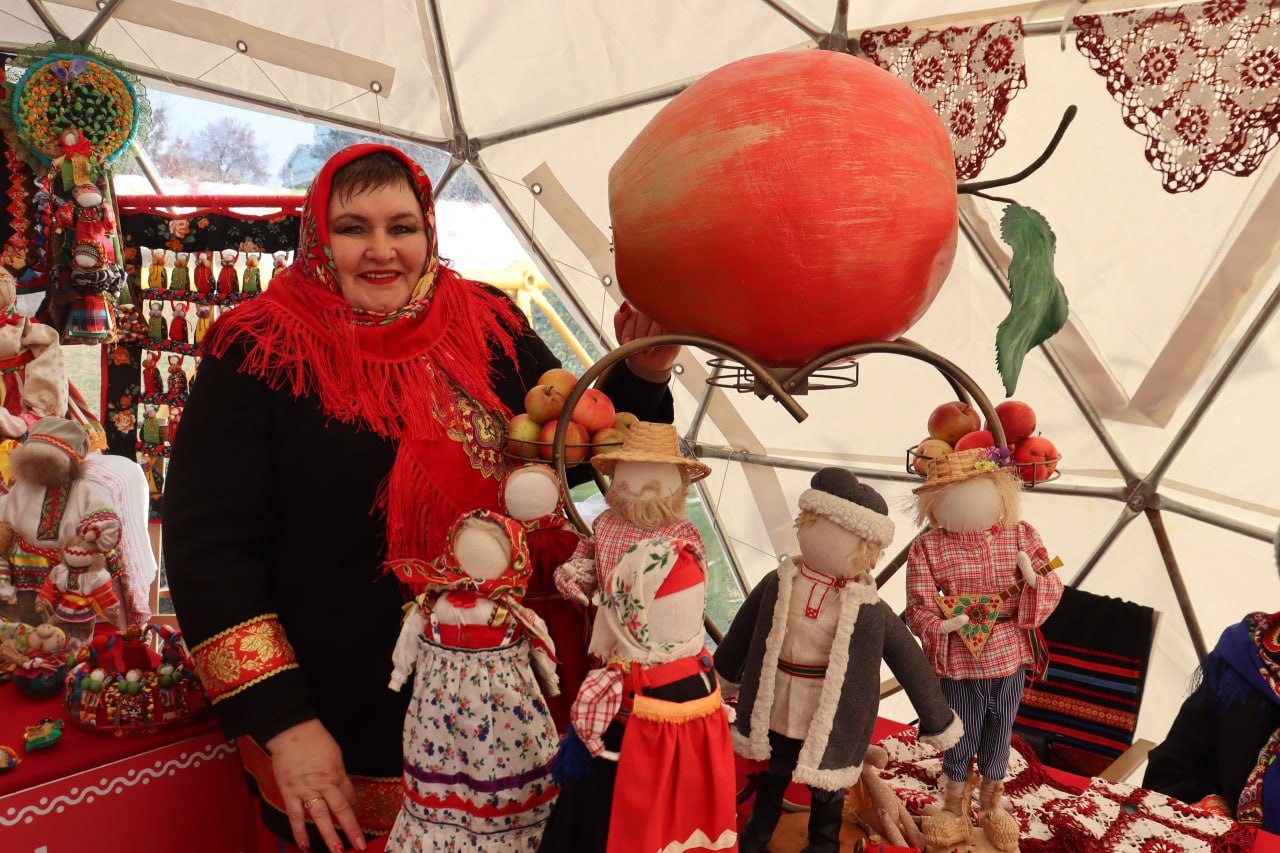 Геннадий Енютин: В Курске на Полугоре продолжается фестиваль районов Геннадий Енютин: В Курске на Полугоре продолжается фестиваль районов