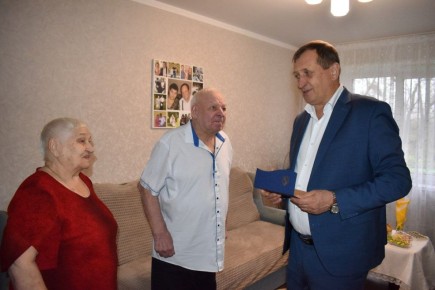 Александр Фролков: Анатолий Константинович и Мария Егоровна Гамовы из поселка Студенок отметили сегодня знаменательную дату – 60-летие своей совместной жизни