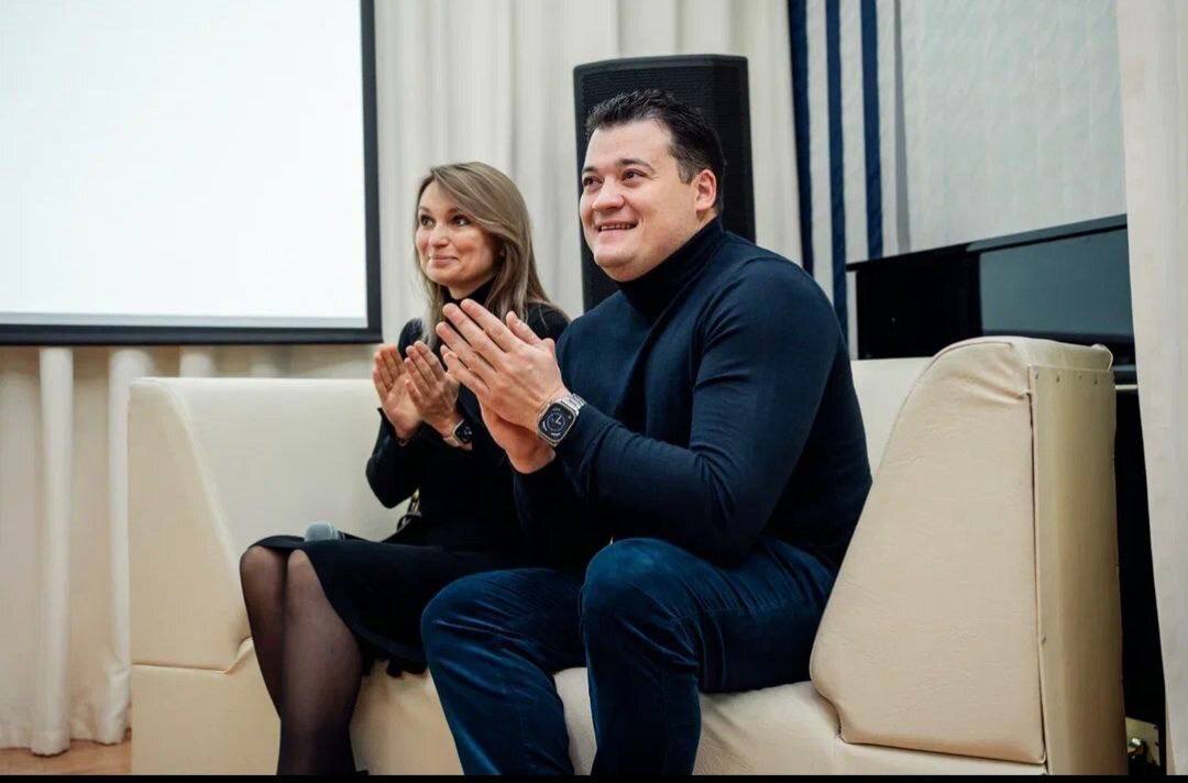 Чемпионы по танцевальному спорту рассказали юным курянам о пути к победе Чемпионы по танцевальному спорту рассказали юным курянам о пути к победе