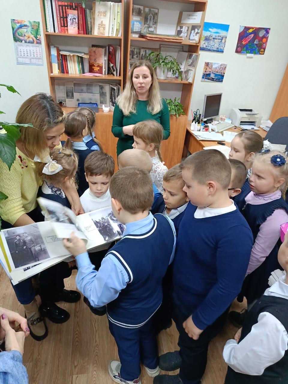 18 ноября 2025 года, в рамках сетевого взаимодействия по реализации дополнительной программы "К родным истокам" МБУДО "Фатежский Дом пионеров и школьников" и ФСШ №1, юные жители нашего города ,под руководством педагога... 18 ноября 2025 года, в рамках сетевого взаимодействия по реализации дополнительной программы "К родным истокам" МБУДО "Фатежский Дом пионеров и школьников" и ФСШ №1, юные жители нашего города ,под руководством педагога...