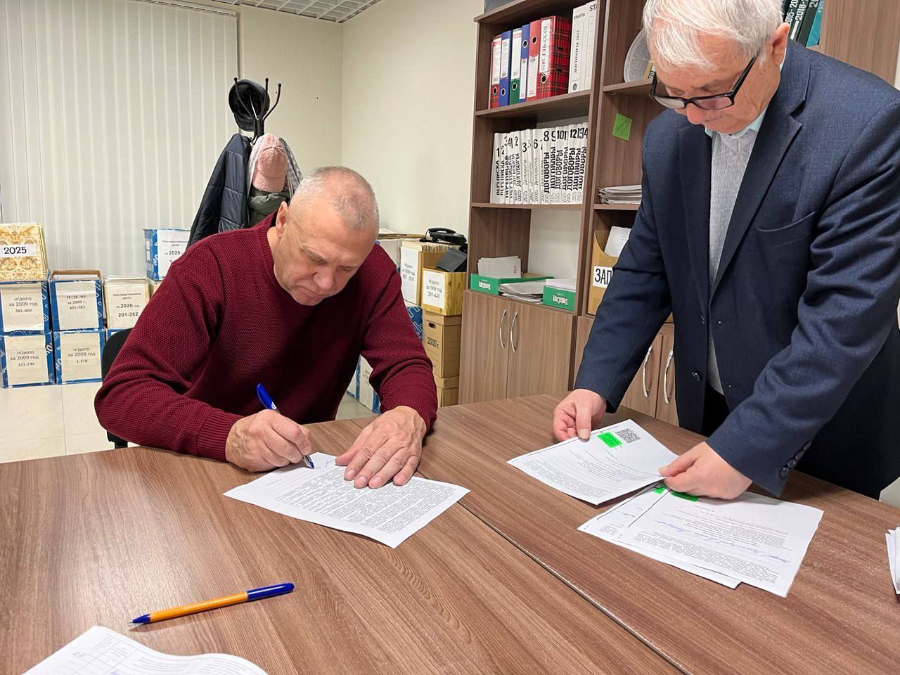 Павел Золотарев: Работал с нотариусом Глушковского нотариального округа Павел Золотарев: Работал с нотариусом Глушковского нотариального округа