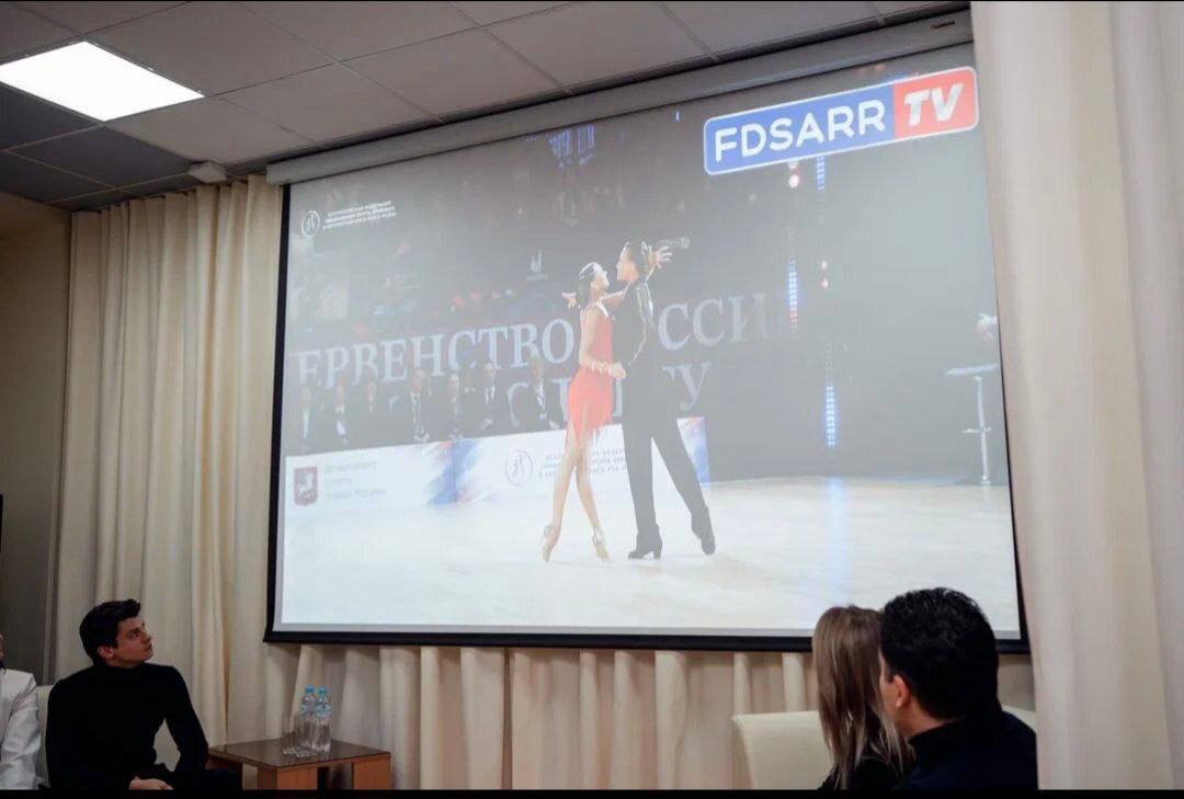 Чемпионы по танцевальному спорту рассказали юным курянам о пути к победе Чемпионы по танцевальному спорту рассказали юным курянам о пути к победе