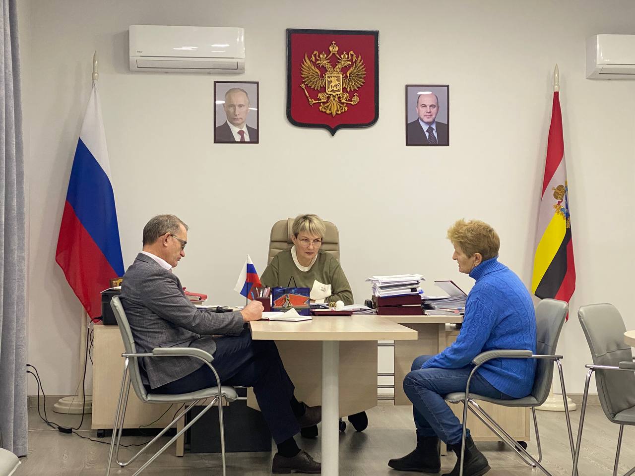 Нина Голубева: Сегодня состоялся личный прием граждан, в ходе которого было зарегистрировано обращение от жительницы хутора Зубахин Семеновского сельского совета