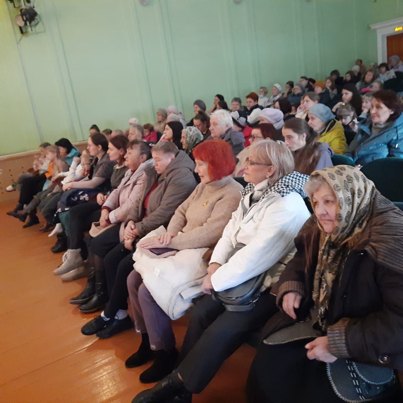 Участники проекта «Курское долголетие» г. Щигры побывали на незабываемом концерте! В рамках проекта «Богатство курского фольклора» на сцене районного Дома культуры с оглушительным успехом выступил знаменитый фольклорный... Участники проекта «Курское долголетие» г. Щигры побывали на незабываемом концерте! В рамках проекта «Богатство курского фольклора» на сцене районного Дома культуры с оглушительным успехом выступил знаменитый фольклорный...