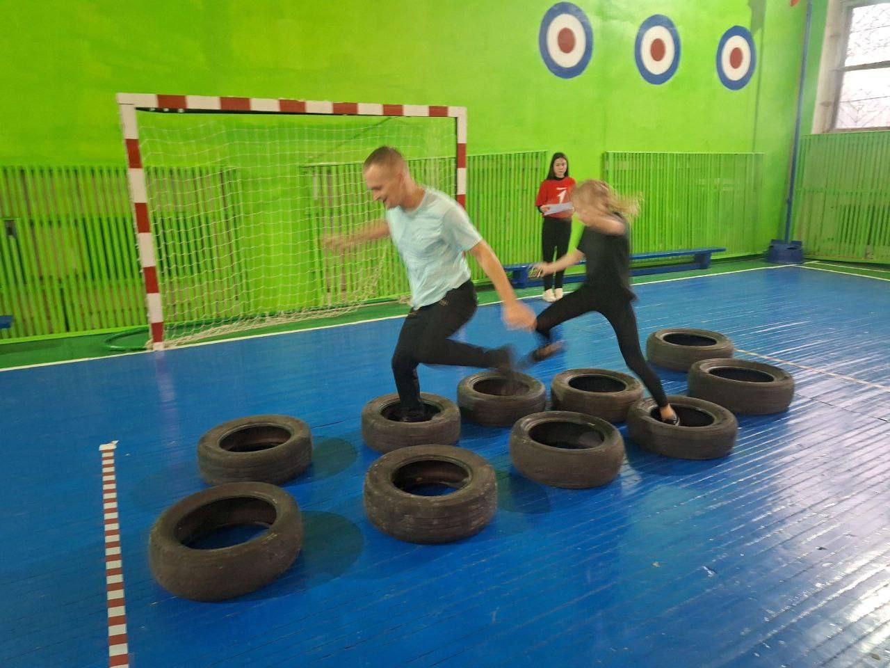 Сергей Черников: Друзья, сегодня на базе школы №3 встретились 12 семей города и района, чтобы принять участие в муниципальном этапе спортивного семейного фестиваля «Семья Первых», организованного местным отделением... Сергей Черников: Друзья, сегодня на базе школы №3 встретились 12 семей города и района, чтобы принять участие в муниципальном этапе спортивного семейного фестиваля «Семья Первых», организованного местным отделением...