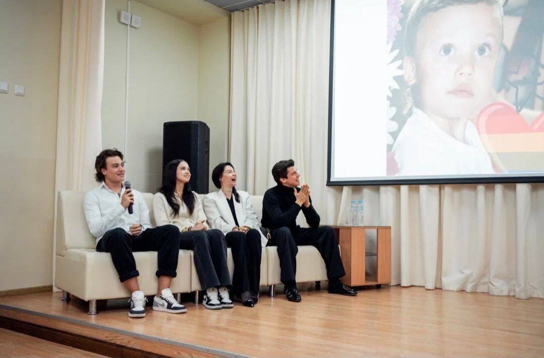 Чемпионы по танцевальному спорту рассказали юным курянам о пути к победе Чемпионы по танцевальному спорту рассказали юным курянам о пути к победе