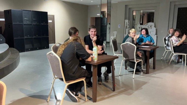 В рамках «Культурного четверга» сотрудники МКУКМЦ «Комсомолец» узнали новое об экономической безопасности в игровом формате В рамках «Культурного четверга» сотрудники МКУКМЦ «Комсомолец» узнали новое об экономической безопасности в игровом формате