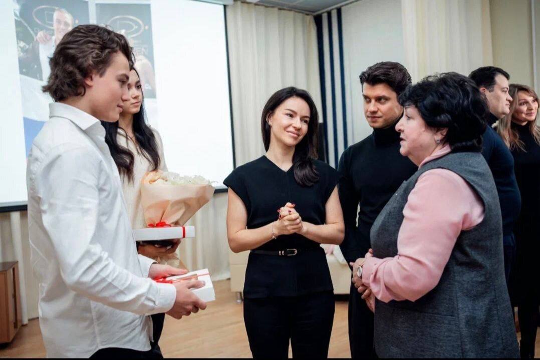 Чемпионы по танцевальному спорту рассказали юным курянам о пути к победе Чемпионы по танцевальному спорту рассказали юным курянам о пути к победе