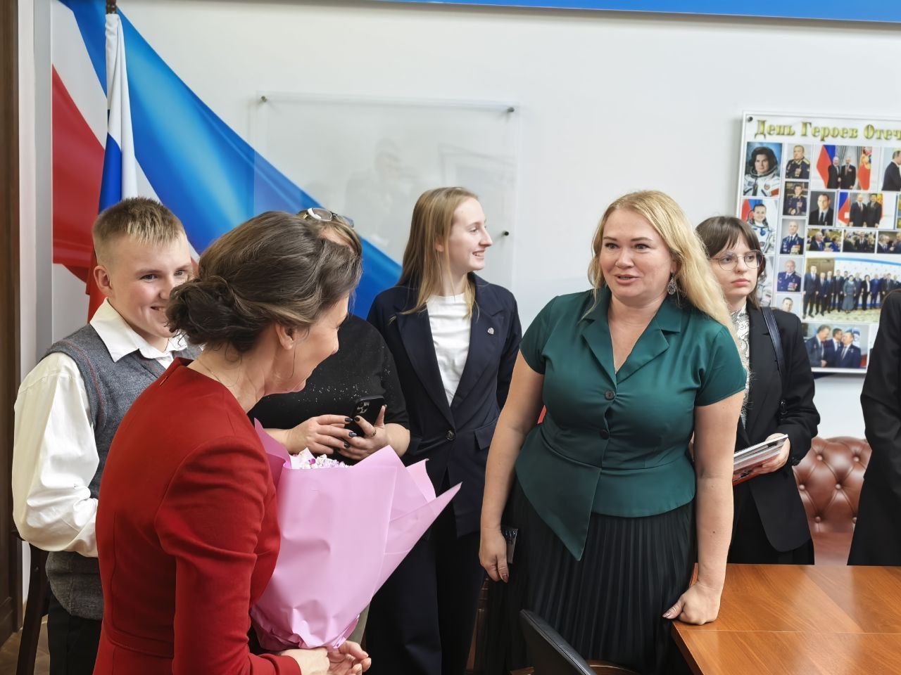 Анна Кузнецова: Сегодня в Госдуме побывали особые гости – школьники из Курска Анна Кузнецова: Сегодня в Госдуме побывали особые гости – школьники из Курска