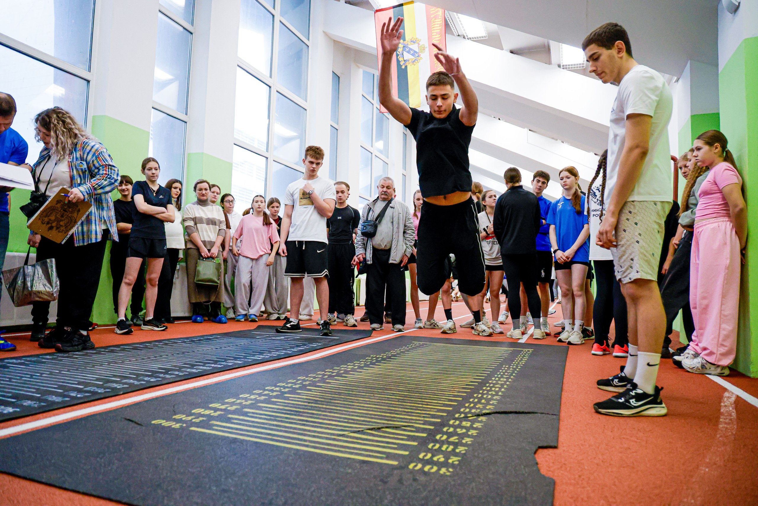 ФЕСТИВАЛЬ ГТО. На стадионе «Трудовые резервы» прошел фестиваль Всероссийского физкультурно-спортивного комплекса «Готов к труду и обороне» среди школьников ФЕСТИВАЛЬ ГТО. На стадионе «Трудовые резервы» прошел фестиваль Всероссийского физкультурно-спортивного комплекса «Готов к труду и обороне» среди школьников