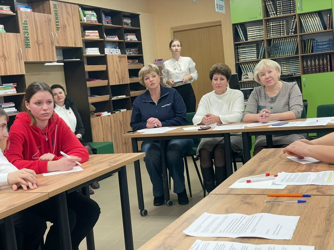 В Межпоселенческой библиотеке посёлка Поныри прошёл муниципальный этап регионального проекта "Серия интеллектуальных игр В Межпоселенческой библиотеке посёлка Поныри прошёл муниципальный этап регионального проекта "Серия интеллектуальных игр