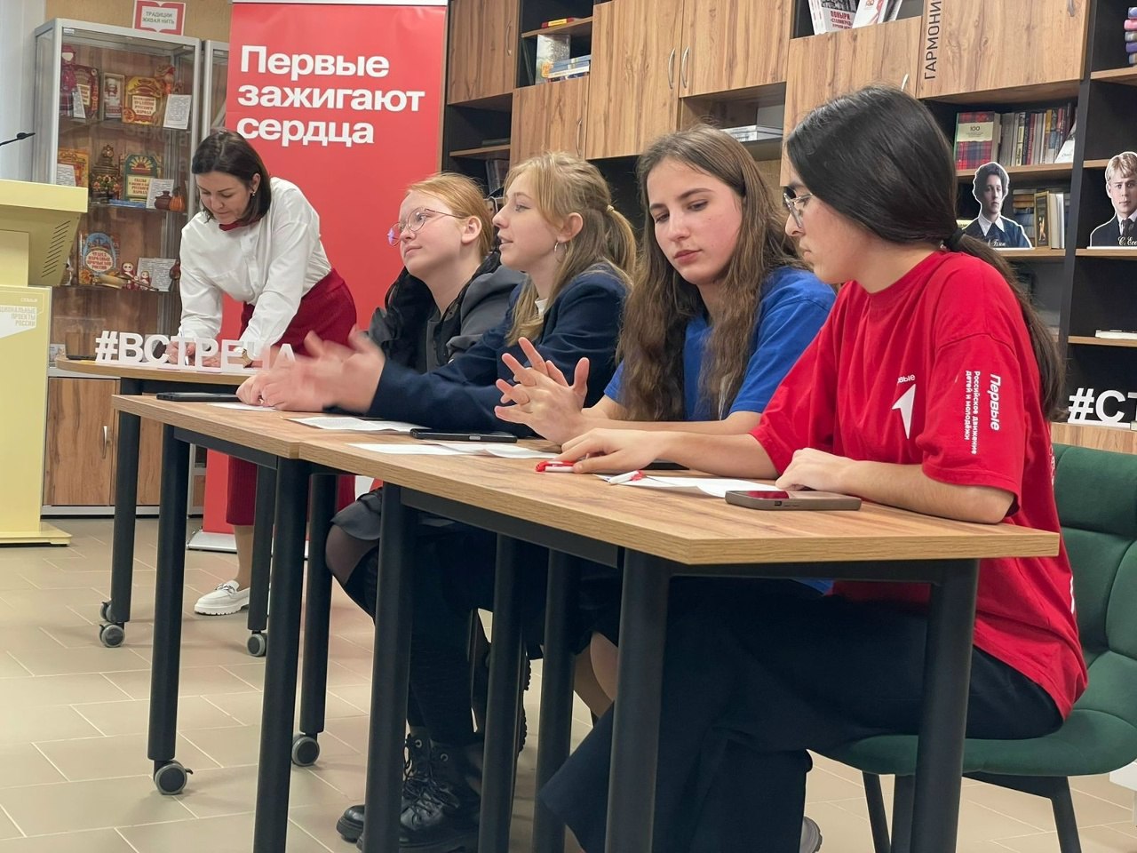 В Межпоселенческой библиотеке посёлка Поныри прошёл муниципальный этап регионального проекта "Серия интеллектуальных игр В Межпоселенческой библиотеке посёлка Поныри прошёл муниципальный этап регионального проекта "Серия интеллектуальных игр