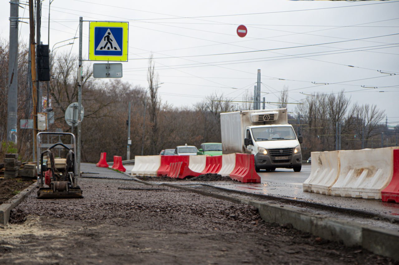 В Центральном округе Курска продолжается обустройство новой остановки на пересечении улиц Интернациональной и Дубровинского В Центральном округе Курска продолжается обустройство новой остановки на пересечении улиц Интернациональной и Дубровинского