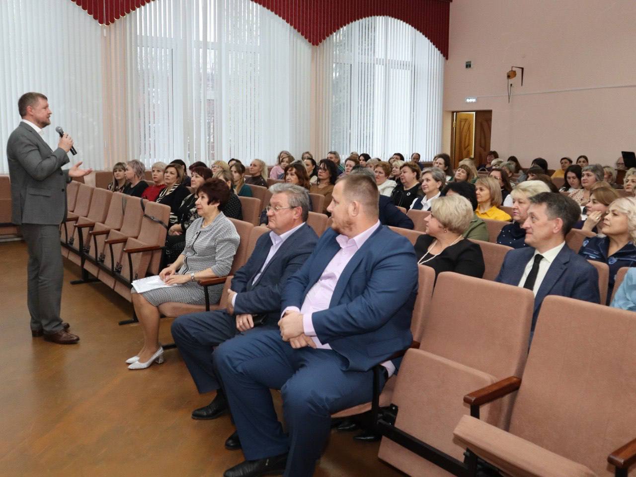 Председатель облизбиркома принял участие в итоговом семинаре организаторов выборов Сеймского округа Курска Председатель облизбиркома принял участие в итоговом семинаре организаторов выборов Сеймского округа Курска