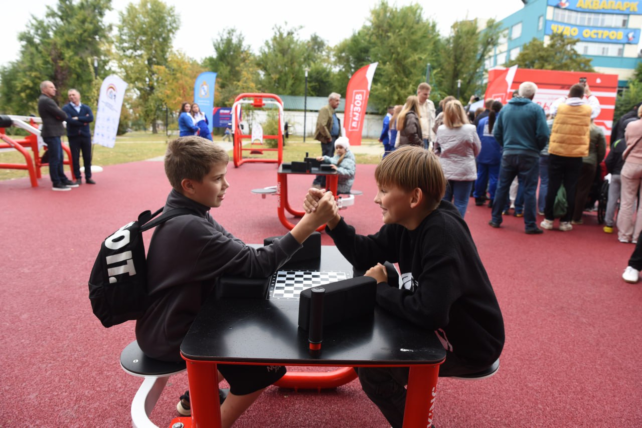 Губернатор предложил курянам решить, будут ли спортплощадки работать круглосуточно