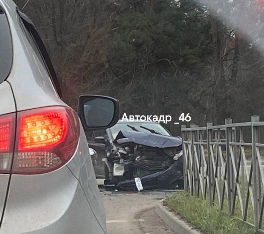 ДТП с участием двух автомобилей произошло сегодня на проспекте Ленинского комсомола