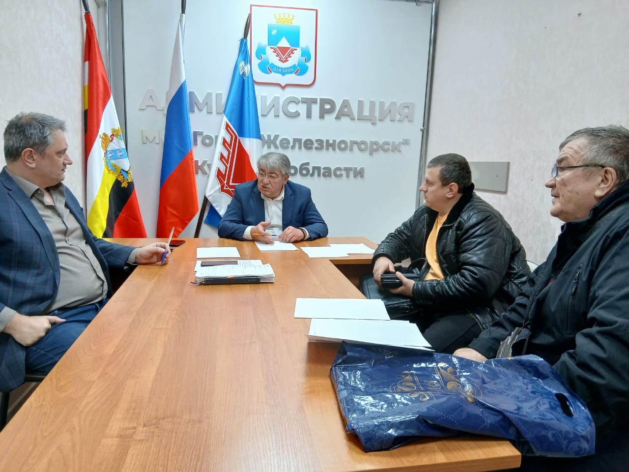 Александр Михайлов: Провел еженедельный прием граждан, на котором обсудили вопросы благоустройства, доступной среды для железногорцев с ограниченными возможностями здоровья и законности оформления земельных участков Александр Михайлов: Провел еженедельный прием граждан, на котором обсудили вопросы благоустройства, доступной среды для железногорцев с ограниченными возможностями здоровья и законности оформления земельных участков