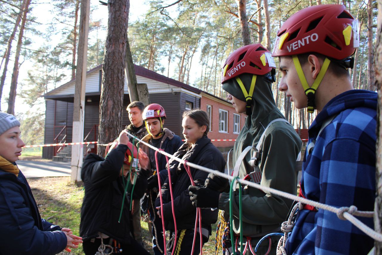 Геннадий Енютин: Подведены итоги осенних региональных соревнований «Школа безопасности», в которых приняли участие 25 команд из школ и колледжей Курской области Геннадий Енютин: Подведены итоги осенних региональных соревнований «Школа безопасности», в которых приняли участие 25 команд из школ и колледжей Курской области