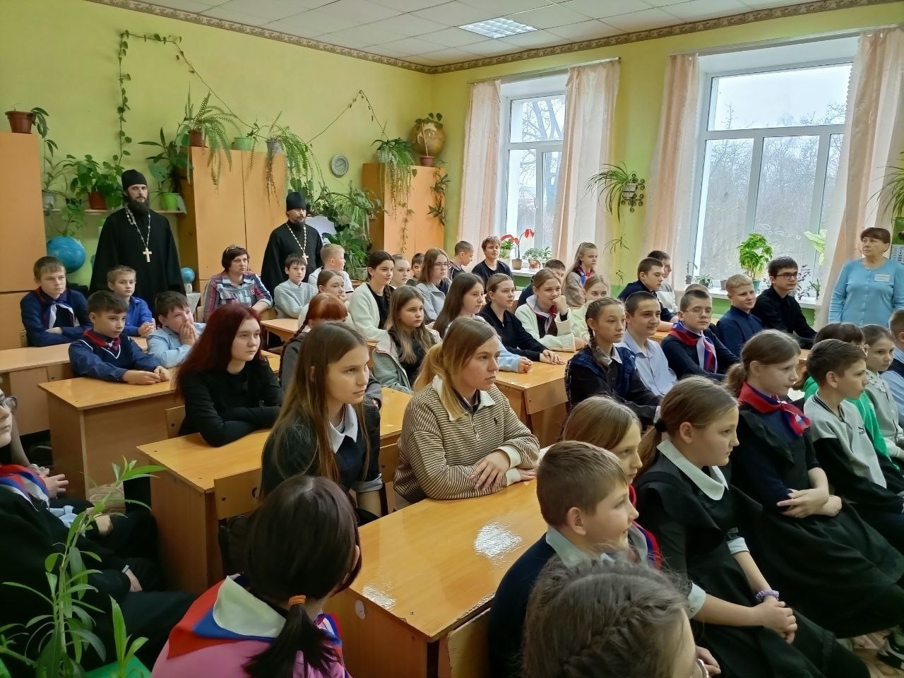 13 ноября 2025 года в МКОУ "Кировская СОШ" прошли тематические встречи с представителями Щигровской епархии 13 ноября 2025 года в МКОУ "Кировская СОШ" прошли тематические встречи с представителями Щигровской епархии