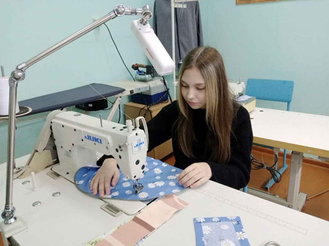 Обучающиеся 6 класса Фатежской школы №2 (классный руководитель Юлдузхон Царикова) стали участниками мастер-класса в филиале Дмитриевского агротехнологического колледжа Обучающиеся 6 класса Фатежской школы №2 (классный руководитель Юлдузхон Царикова) стали участниками мастер-класса в филиале Дмитриевского агротехнологического колледжа