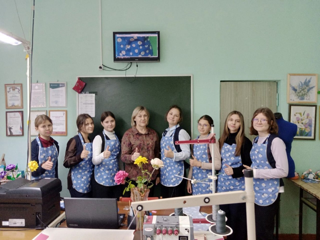 Обучающиеся 6 класса Фатежской школы №2 (классный руководитель Юлдузхон Царикова) стали участниками мастер-класса в филиале Дмитриевского агротехнологического колледжа