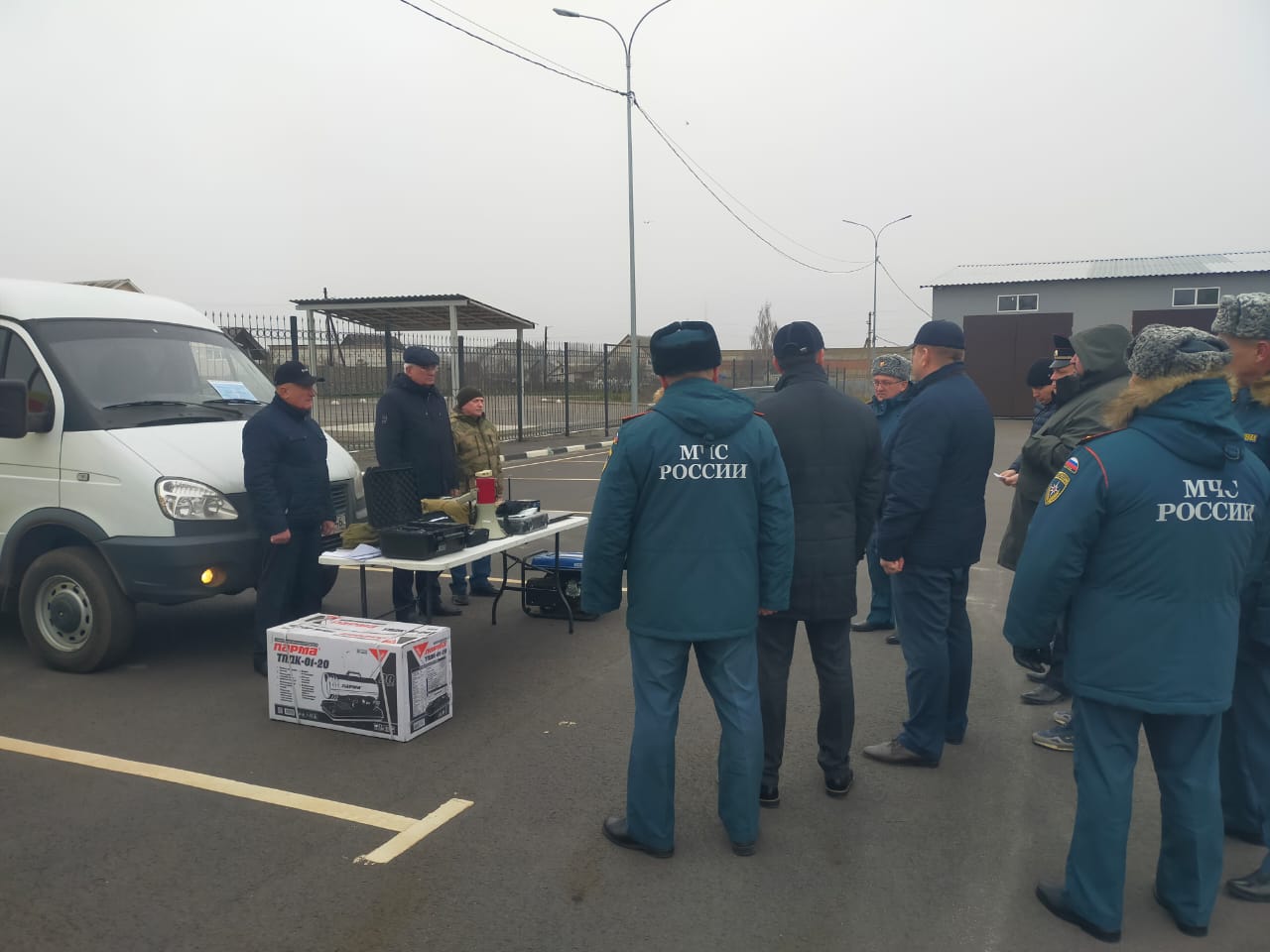 Сергей Цуканов: Сегодня в рамках штабной тренировки по ликвидации чрезвычайных ситуаций, вызванных нарушением пропускной способности на автомобильных дорогах Курской области, Фатежское районное звено ТП РСЧС Курской области... Сергей Цуканов: Сегодня в рамках штабной тренировки по ликвидации чрезвычайных ситуаций, вызванных нарушением пропускной способности на автомобильных дорогах Курской области, Фатежское районное звено ТП РСЧС Курской области...