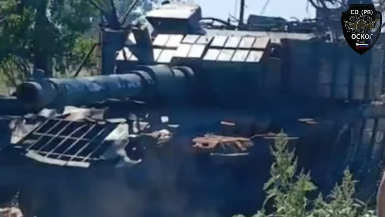 Обзор нового трофейного немецкого БРЭМ Bergepanzer 2 на шасси танка Leopard 1. На данный момент известно как минимум о трёх таких трофеях