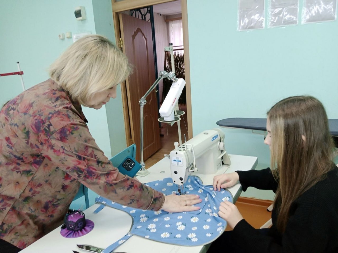 Обучающиеся 6 класса Фатежской школы №2 (классный руководитель Юлдузхон Царикова) стали участниками мастер-класса в филиале Дмитриевского агротехнологического колледжа Обучающиеся 6 класса Фатежской школы №2 (классный руководитель Юлдузхон Царикова) стали участниками мастер-класса в филиале Дмитриевского агротехнологического колледжа